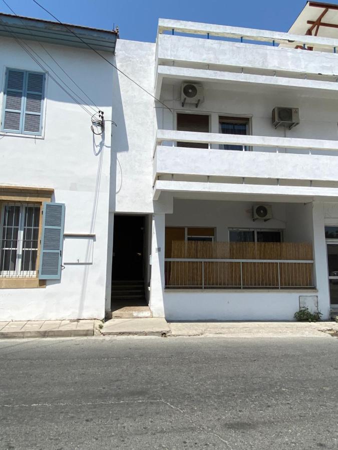 Past Or Tail Rooms 拉纳卡 外观 照片